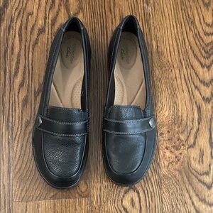 Clarks Women's Classic Black Leather Loafers 9.5